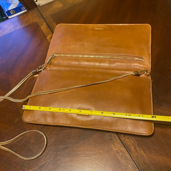 Tory Burch Tan Leather Crossbody Clutch with Gold Chain - Picture 6 of 11